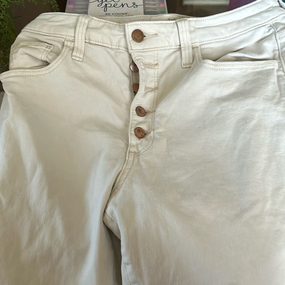 Cream colored jeans size 8/29r